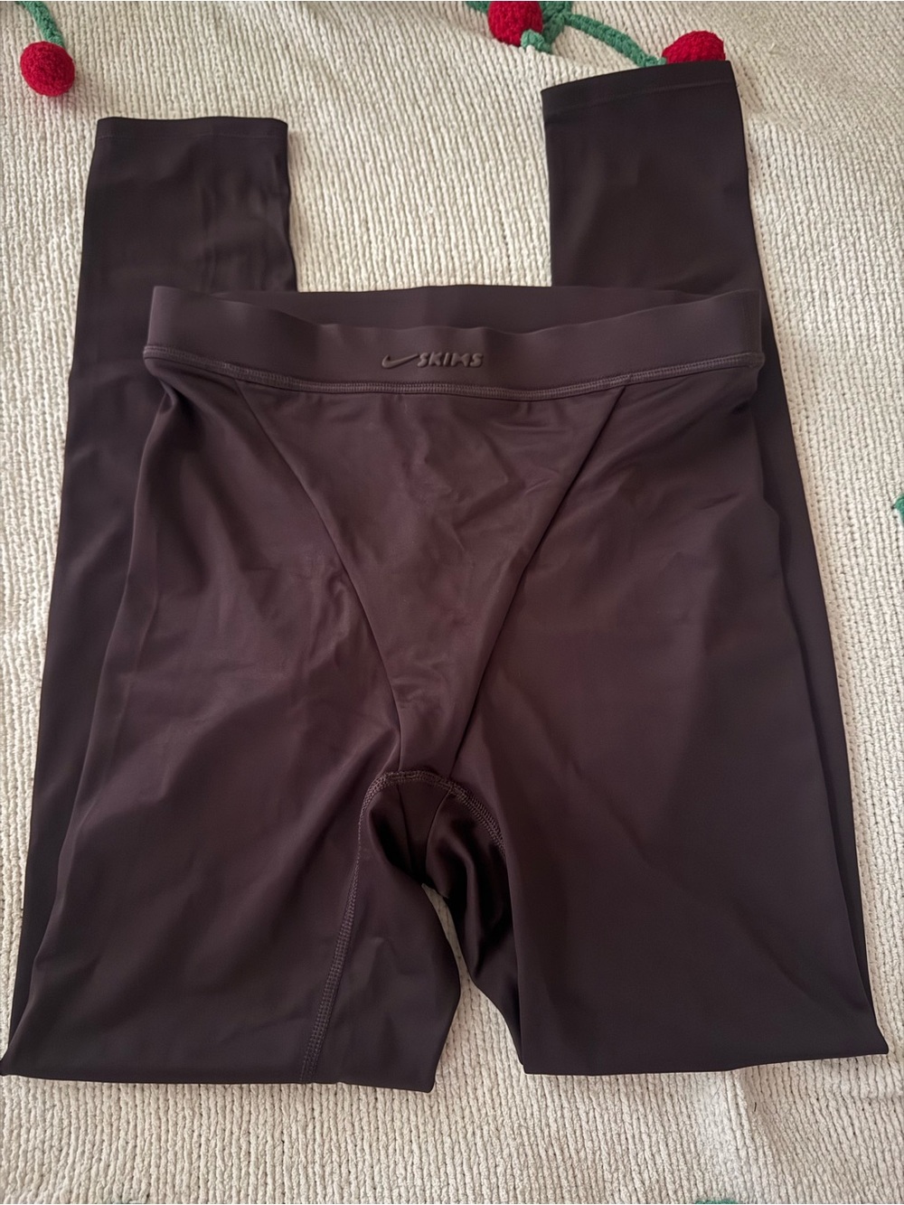NWT Nike x SKIMS Shine V-Panel Legging 26 Inch - Phoenix